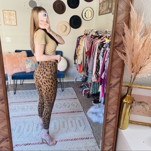 L'AGENCE Margot Spot Animal Print Jeans - Picture 5 of 10